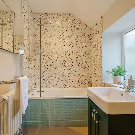 2 Bed In 90435 Holiday home *