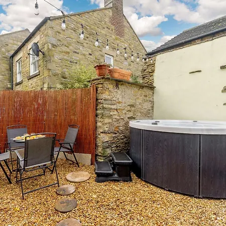 2 Bed In 90435 Holiday home