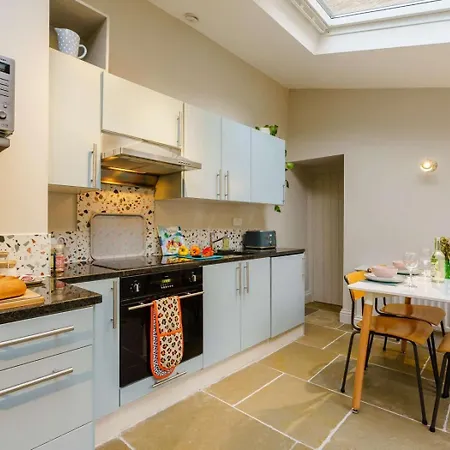 2 Bed In Oc-90435 Semesterbostad